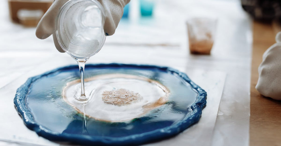Mastering the Art of Resin Craft: How to Minimize Bubbles in Your Creations