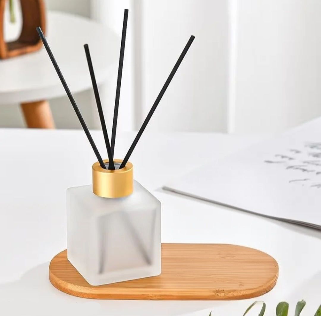 100ml Frosted White Diffuser Jar with Gold Lid