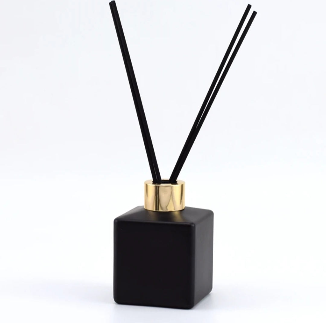 100ml Matte Black Diffuser Jar with Gold Lid